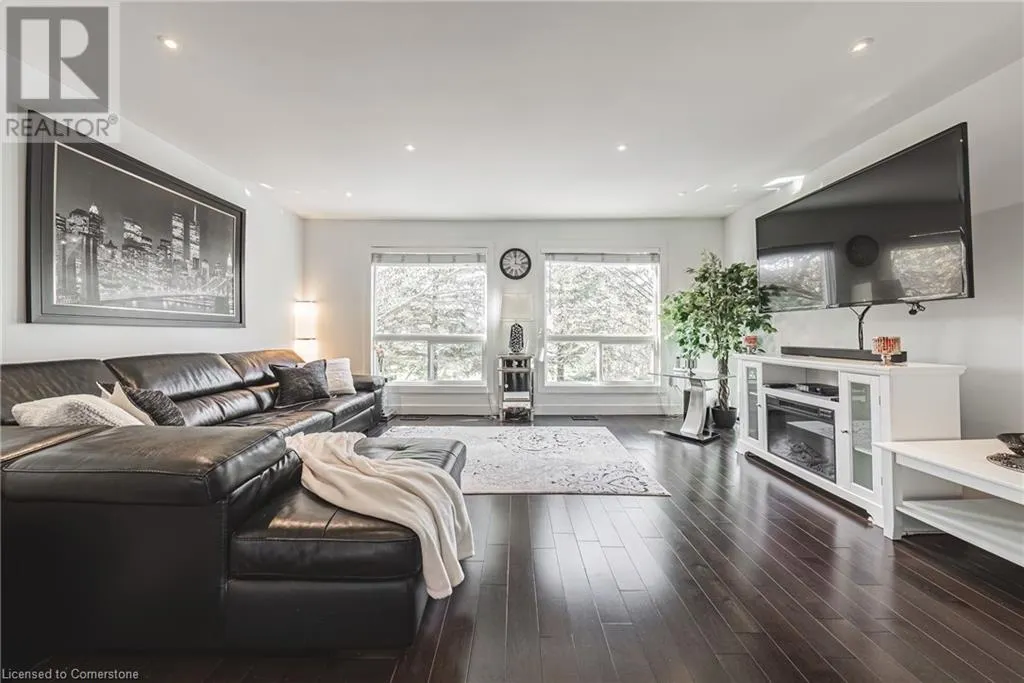 1155 PARAMOUNT Drive Unit# 26, #26