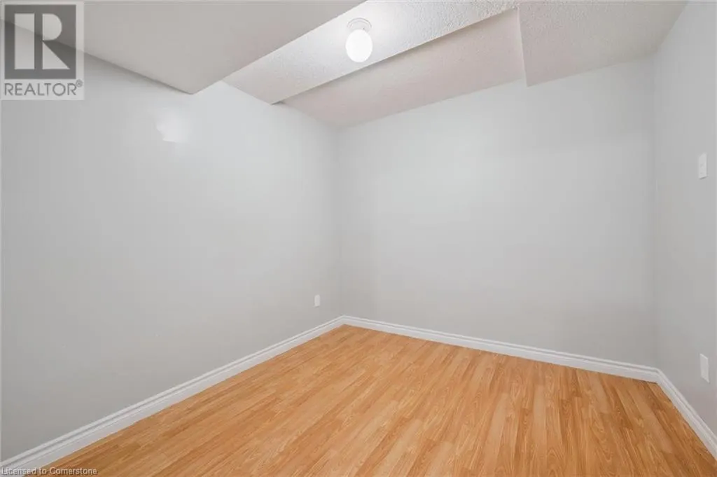 71 MOSS Place