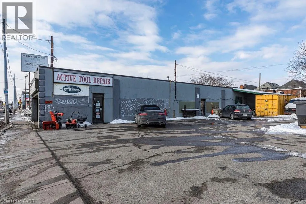 955 BARTON Street E