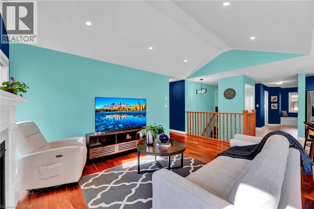 7 CURREN Crescent