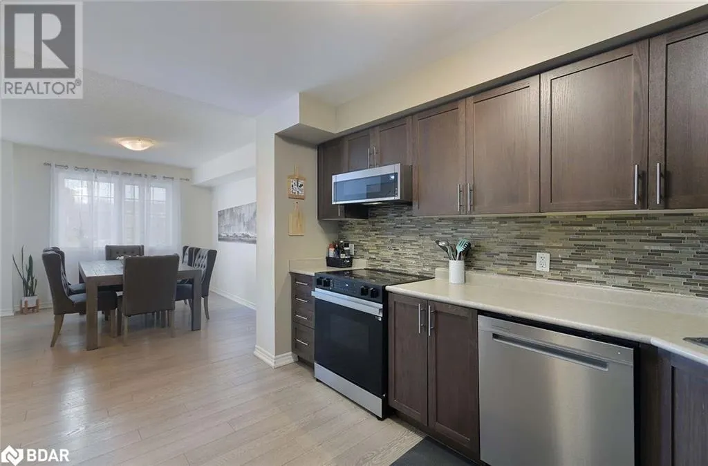57 FERNDALE Drive S Unit# 7, #7