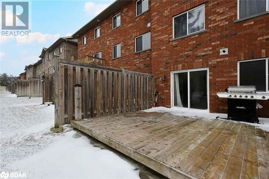 57 FERNDALE Drive S Unit# 7, #7