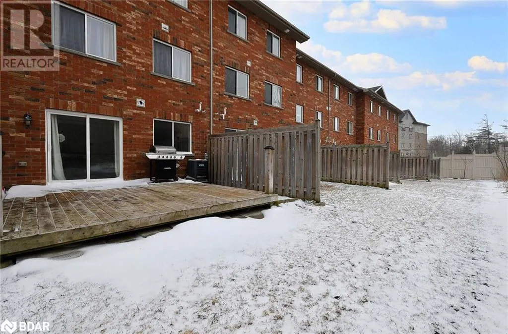 57 FERNDALE Drive S Unit# 7, #7