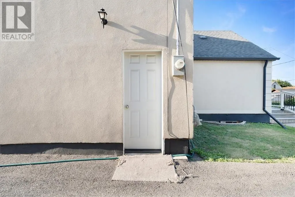 233 NORMANHURST Avenue