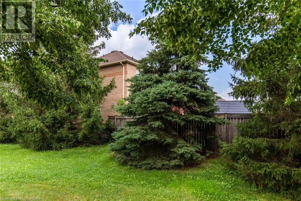 109 PEACHWOOD Crescent