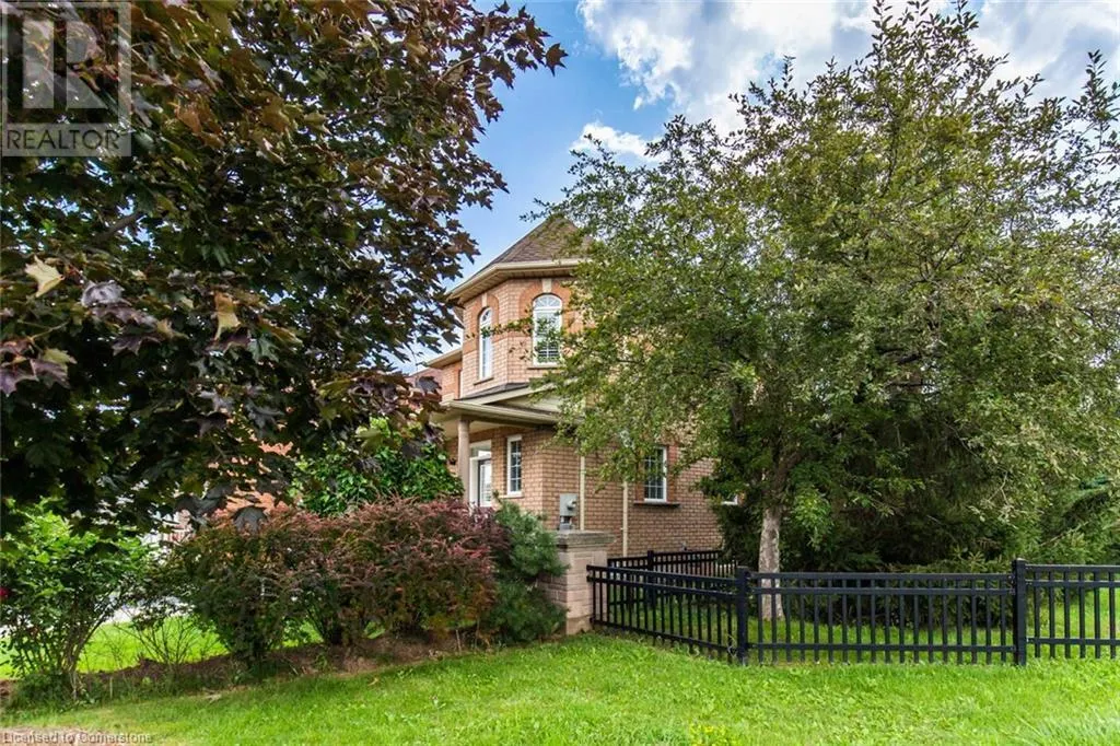 109 PEACHWOOD Crescent