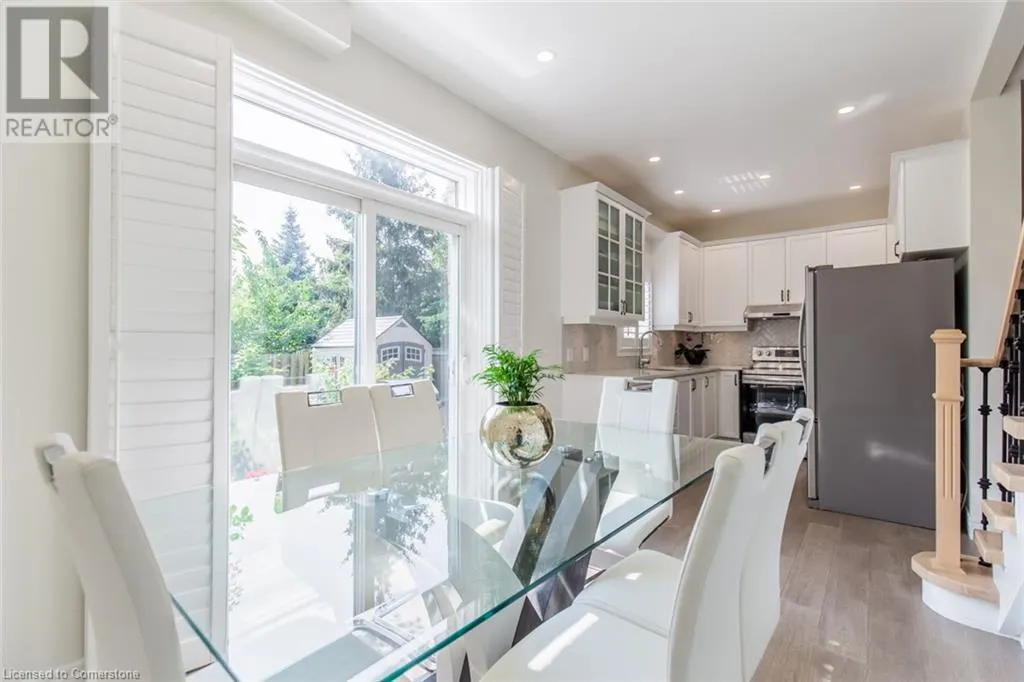 109 PEACHWOOD Crescent