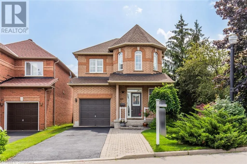 109 PEACHWOOD Crescent