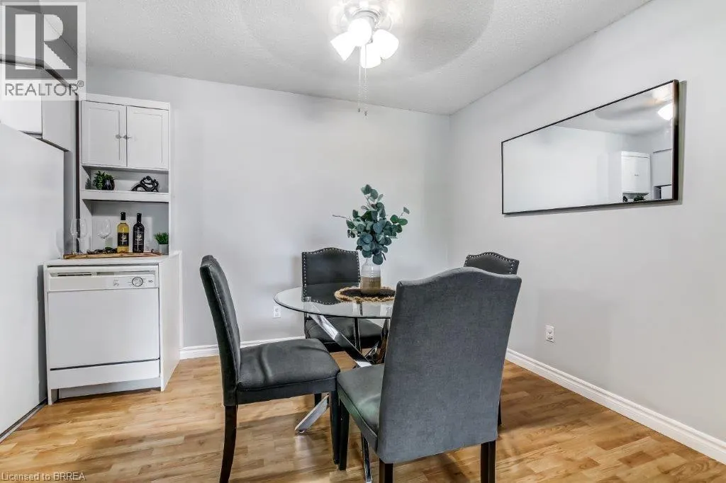 60 DONLY Drive S Unit# 209, #209