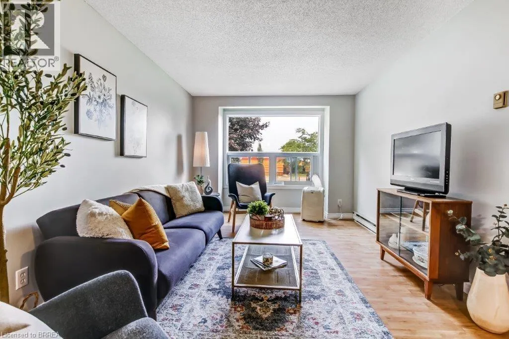 60 DONLY Drive S Unit# 209, #209
