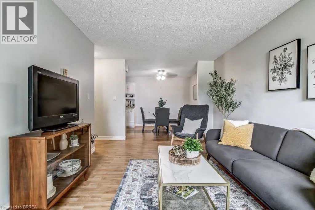 60 DONLY Drive S Unit# 209, #209