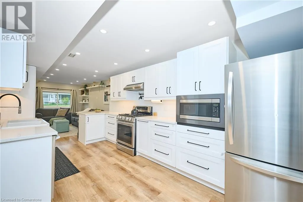 162 DUFFERIN Avenue