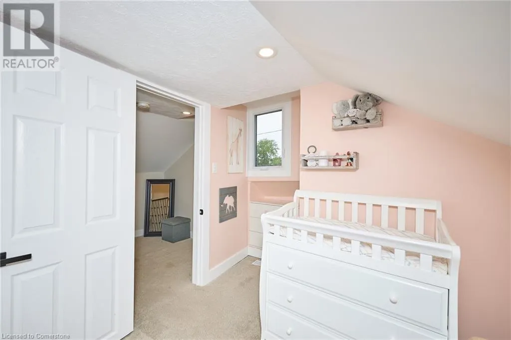 162 DUFFERIN Avenue