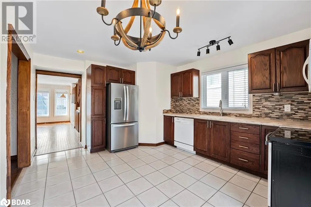 36 KEMPENFELT Drive