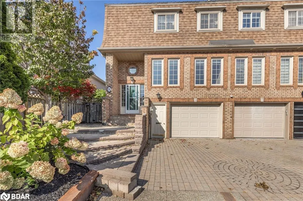 36 KEMPENFELT Drive