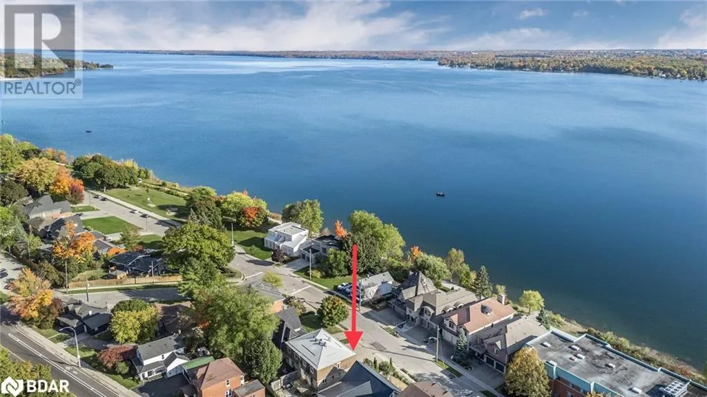 36 KEMPENFELT Drive