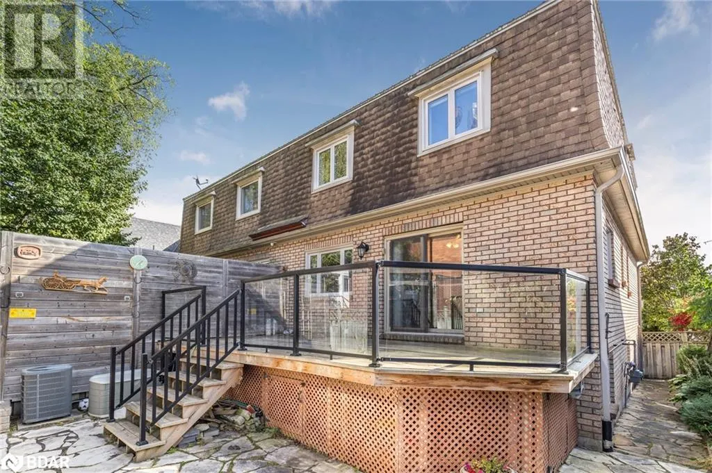 36 KEMPENFELT Drive