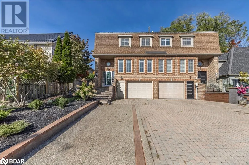 36 KEMPENFELT Drive