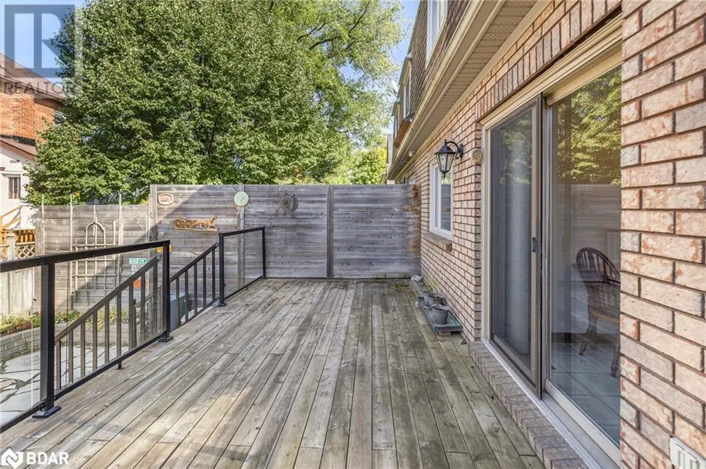 36 KEMPENFELT Drive