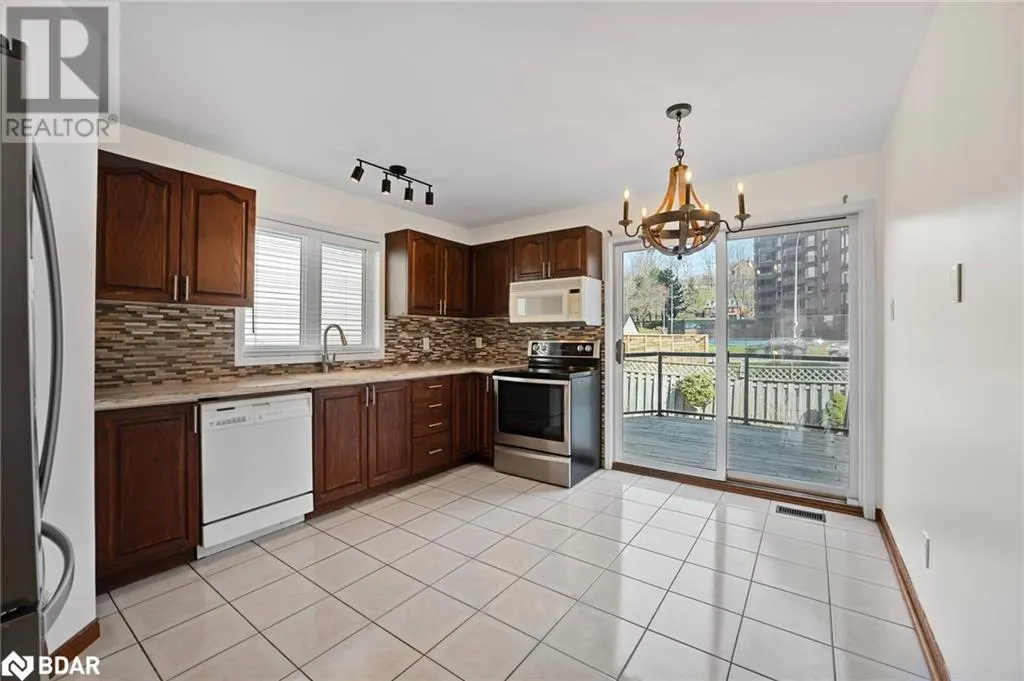 36 KEMPENFELT Drive