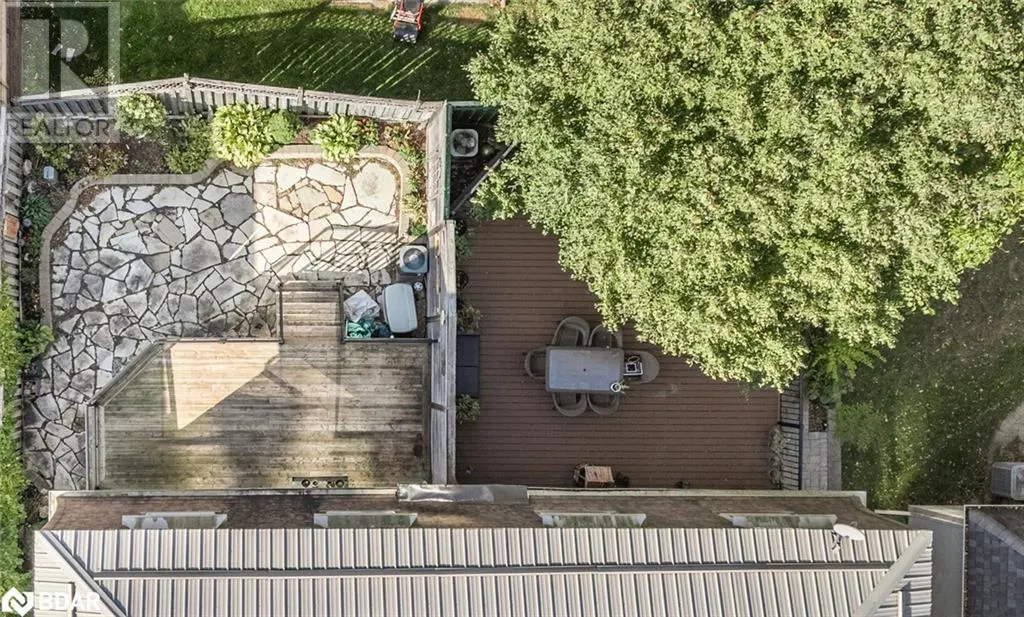 36 KEMPENFELT Drive
