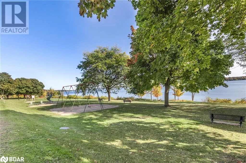 36 KEMPENFELT Drive