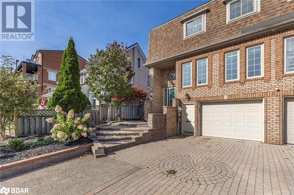 36 KEMPENFELT Drive