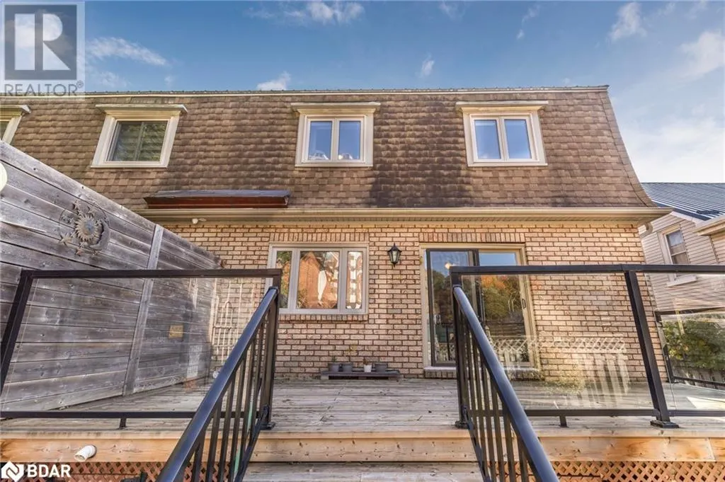36 KEMPENFELT Drive