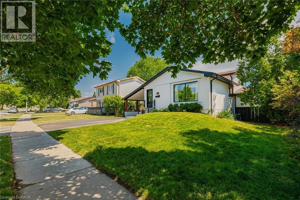 22 MADOC Drive