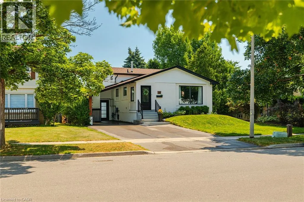 22 MADOC Drive
