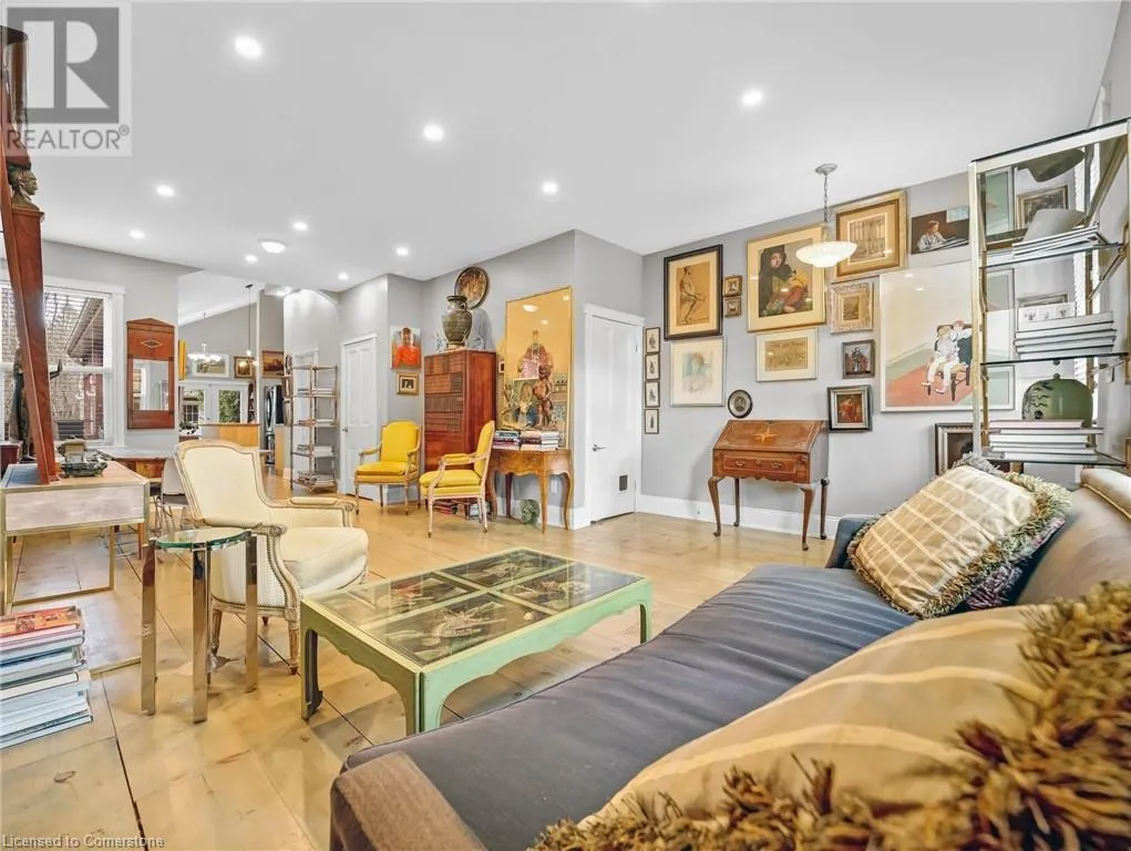 80 FERRIE Street W