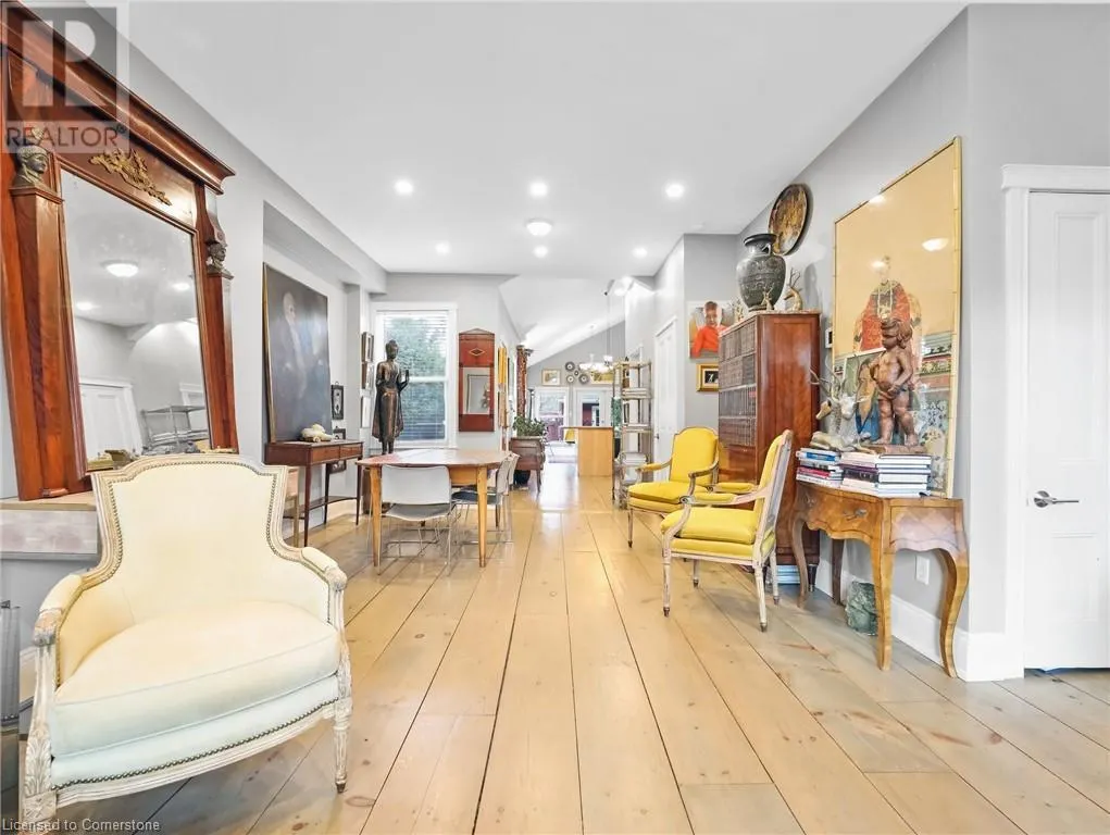 80 FERRIE Street W