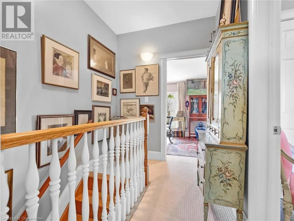 80 FERRIE Street W