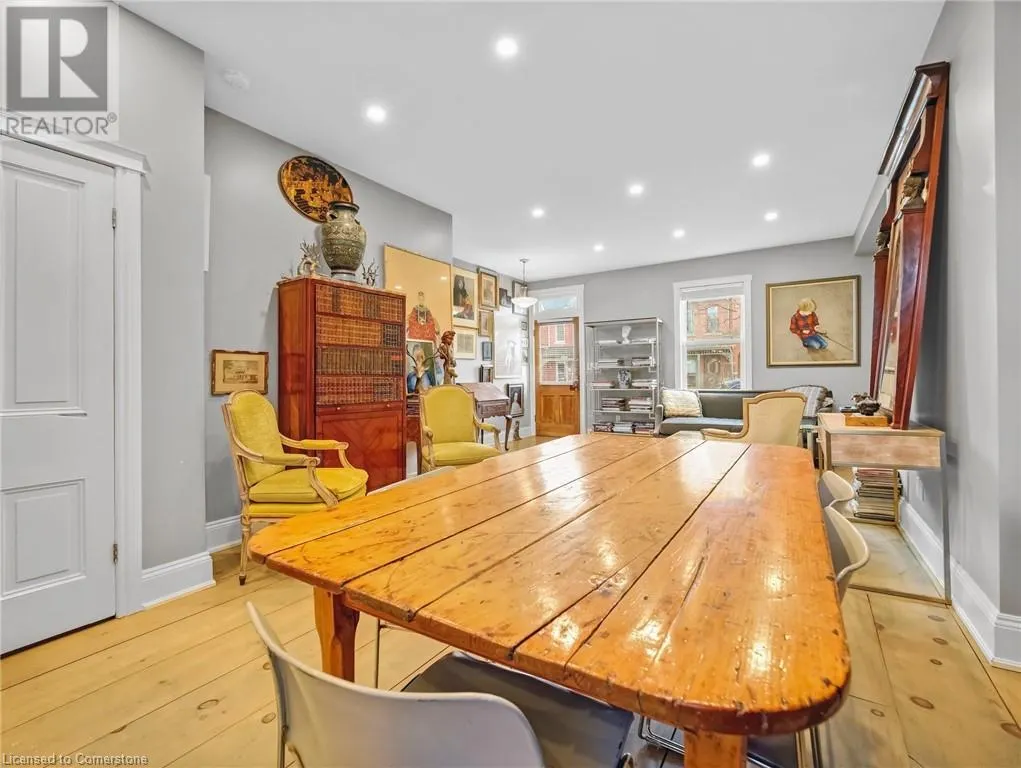 80 FERRIE Street W