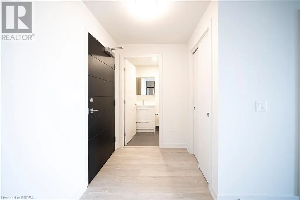 212 KING WILLIAM Street Unit# 823, #823