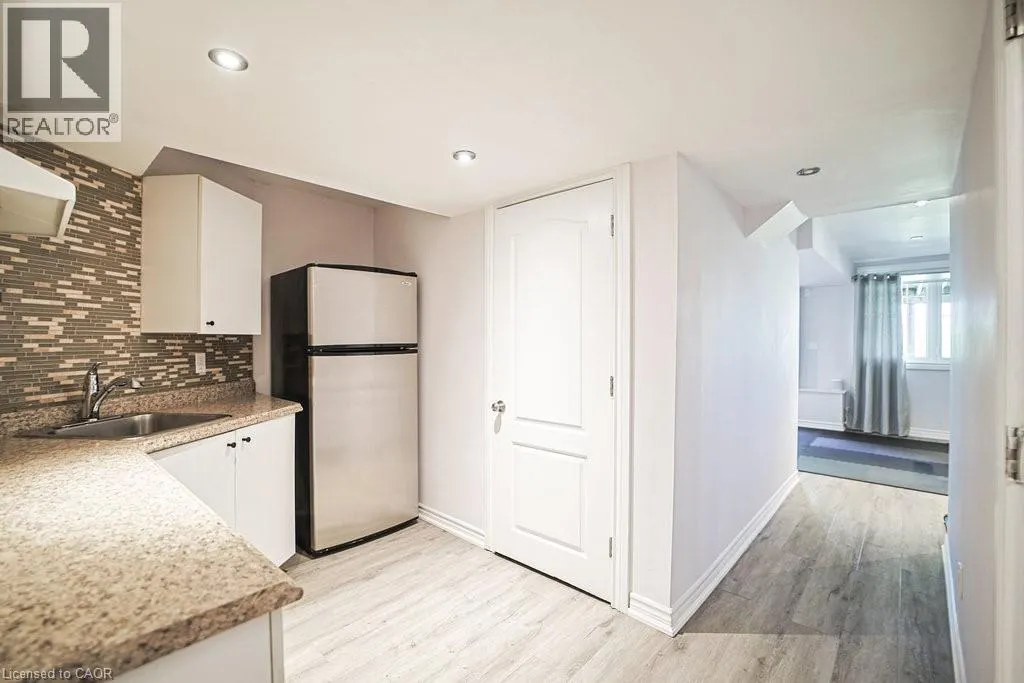 32 DAVENHILL Road