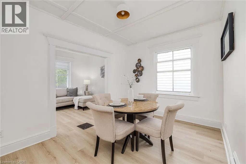 11 FARRER Street