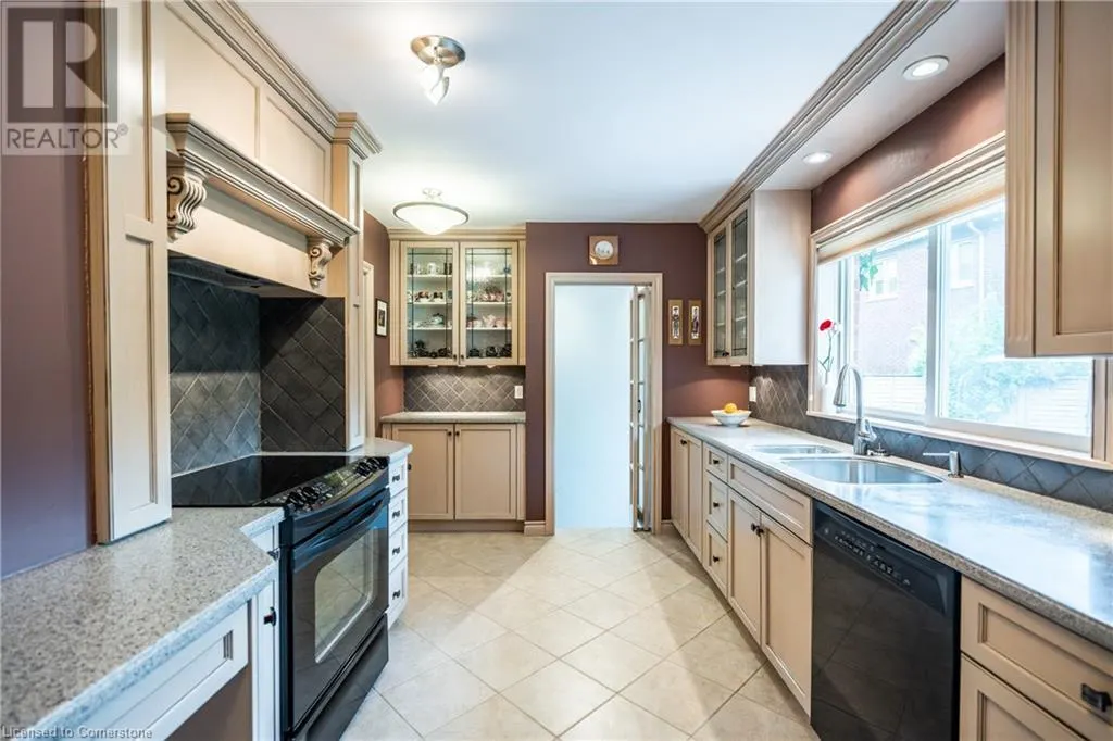 98 HADLEY Drive