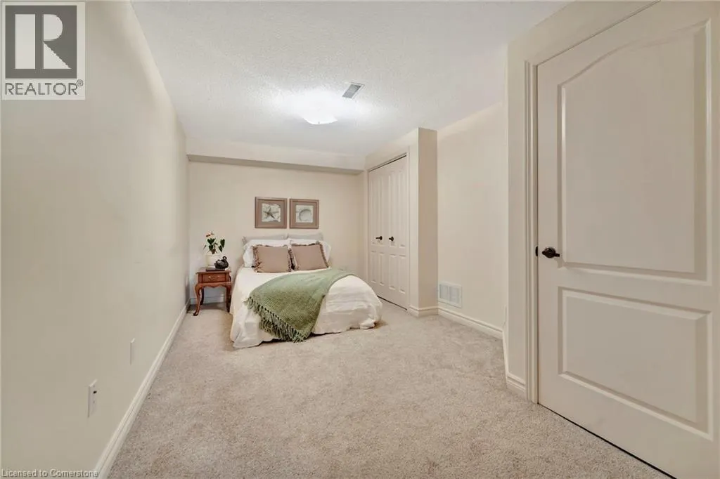 175 FIDDLERS GREEN Road Unit# 5, #5