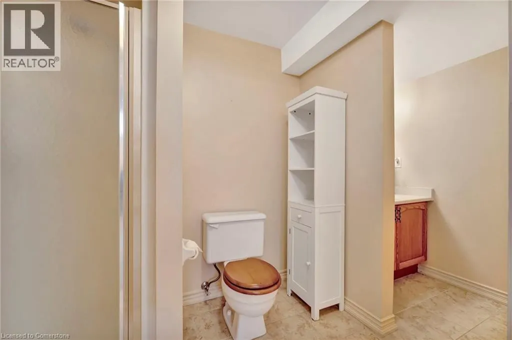 175 FIDDLERS GREEN Road Unit# 5, #5