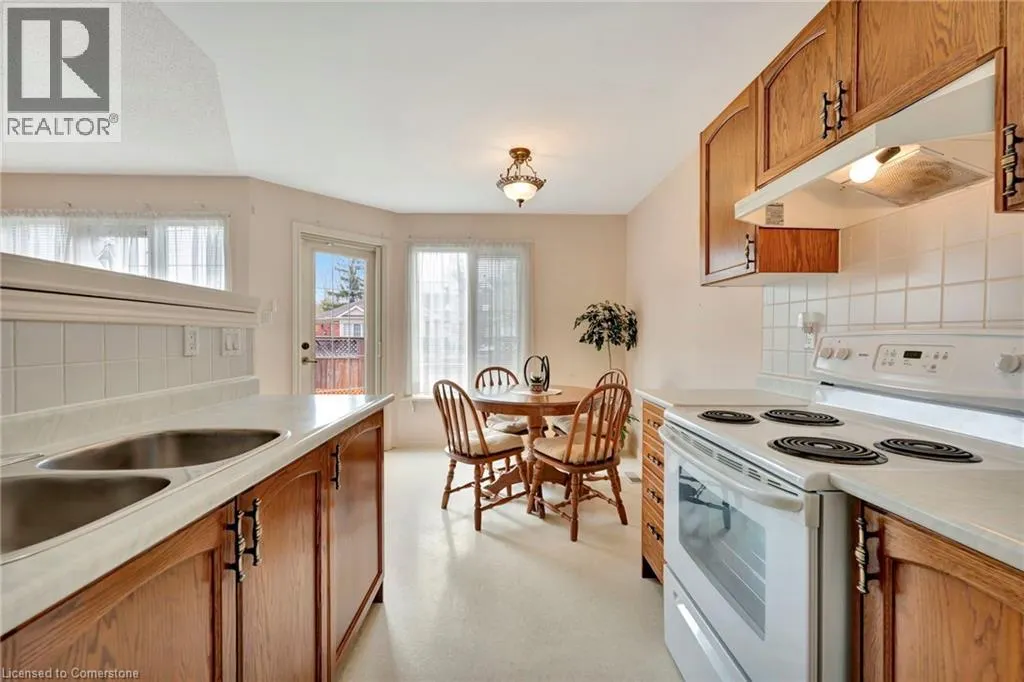 175 FIDDLERS GREEN Road Unit# 5, #5