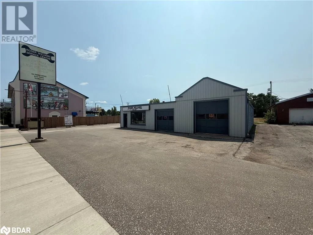 40 KING Street E