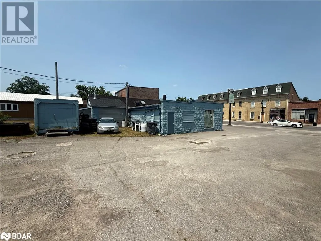 40 KING Street E