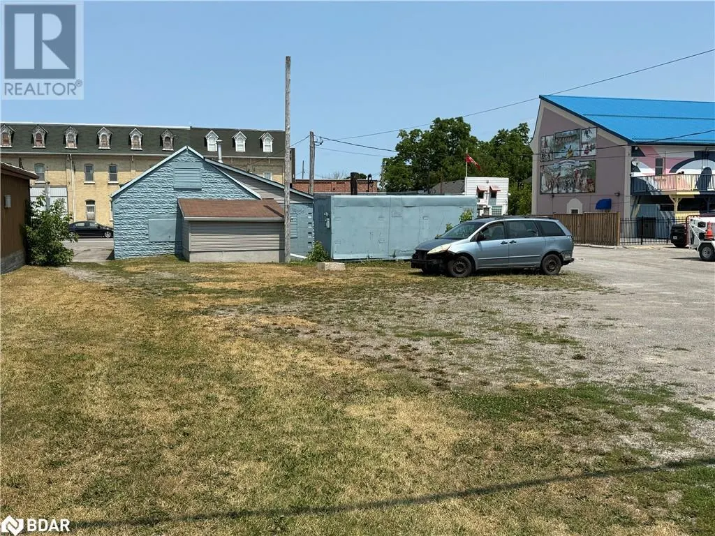 40 KING Street E