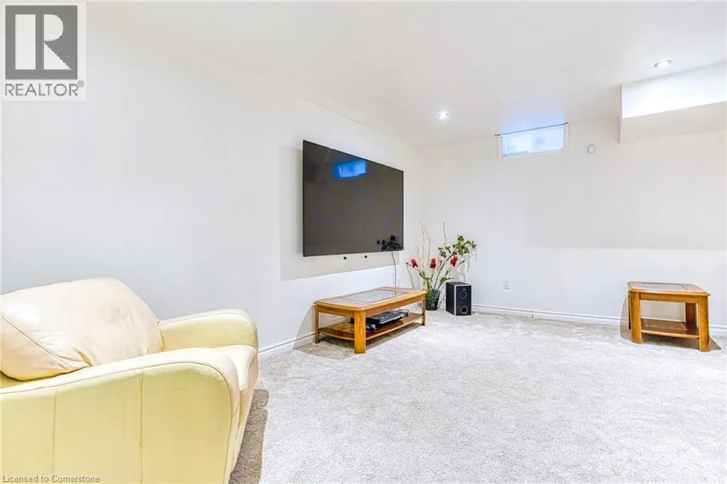 86 GLENDARLING Crescent