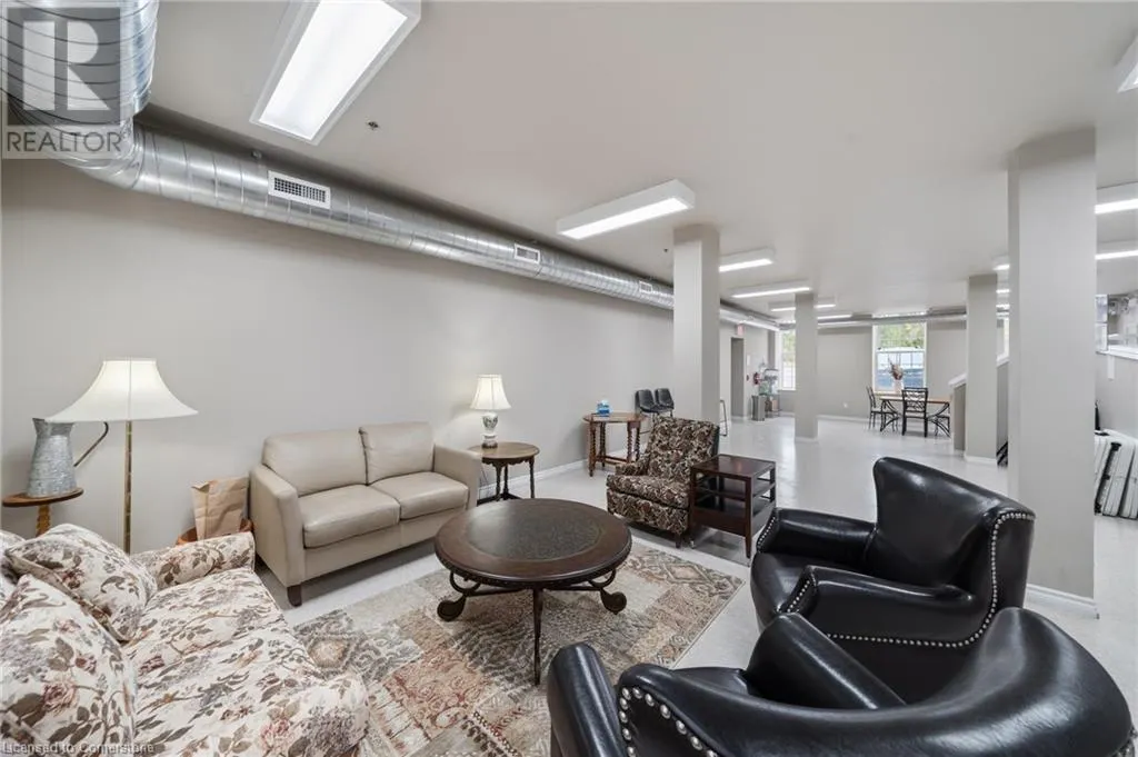 140 WEST RIVER Road Unit# 301, #301