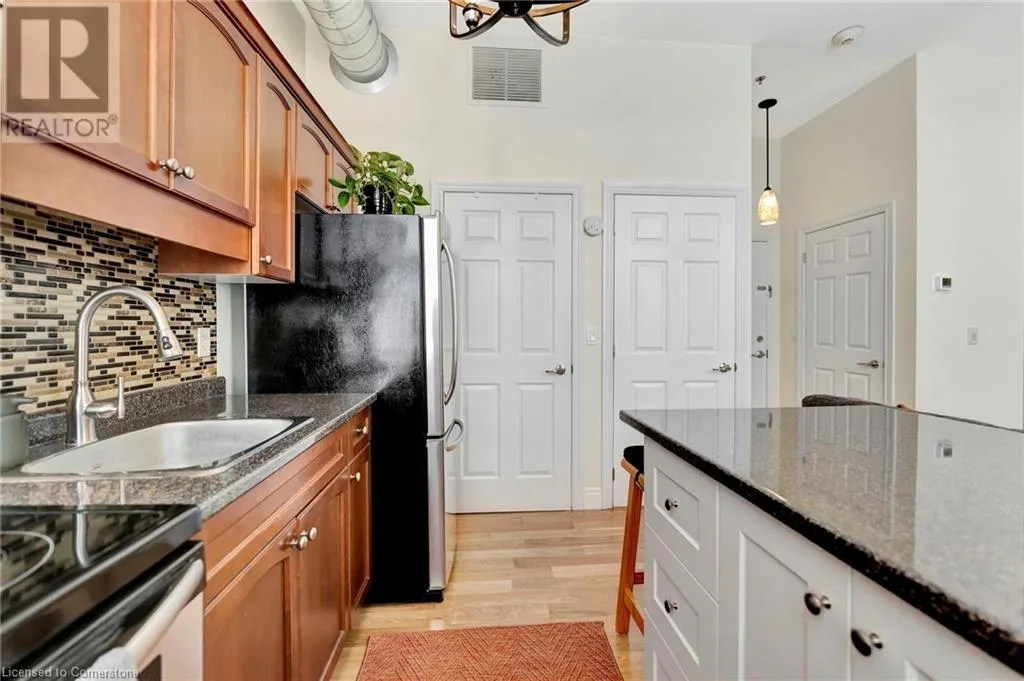 140 WEST RIVER Road Unit# 301, #301