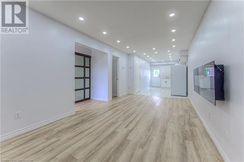 12 WHITEDEER Road Unit# 2, #2