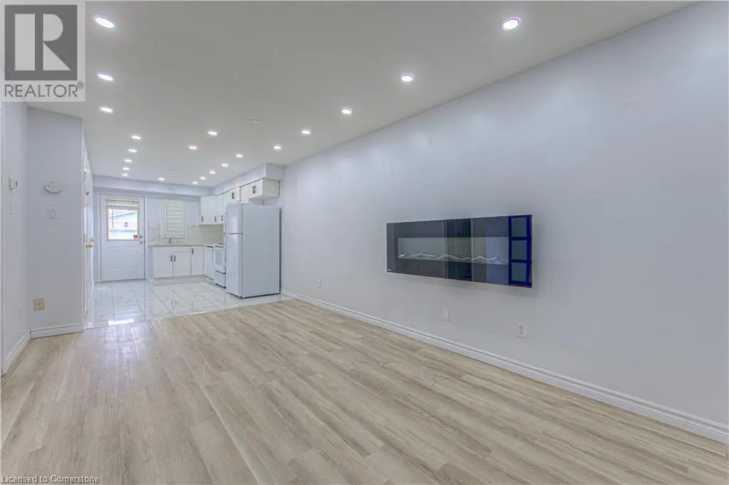 12 WHITEDEER Road Unit# 2, #2