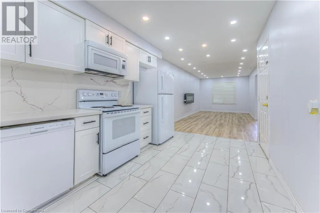 12 WHITEDEER Road Unit# 2, #2
